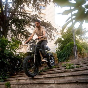 Quel plaisir de retrouver notre ambassadeur Parisien ! @lucaconter 🔥
Il n’a pas perdu sa folie au guidon de son RX.

On a pu participer ensemble au ride mensuel organisé par @mattepicadventures et c’était au dessus de tout ce que je m’attendais !
43 Riders réunis pour faire le tour de Paris avec nos Super73 ⚡️

La prochaine fois t’es là ?

@super73 @super73eu @super73community 

#bikelife #ebike #letscruze #super73 #super73eu #paris